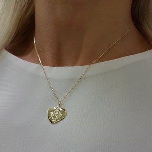 Solid 14k Yellow Gold 3D Small Angel with Open Arms Charm Pendant with Chain Necklace Solid 14k Yellow Gold 3D Small Angel with Open Arms Charm Pendant with Chain Necklace
