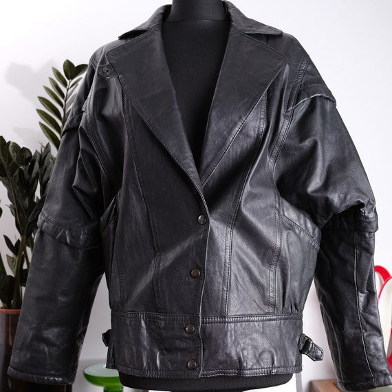 80s / 90s oversized leather woman's jacket. Black