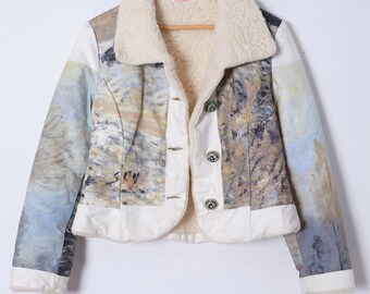 Y2K-tryckt sherpajacka: Alfred Sisley impressionistisk konst, storlek S