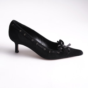 Y2K luxury black suede kitten heels. Vintage Kurt Geiger pointed-toe stilettos.