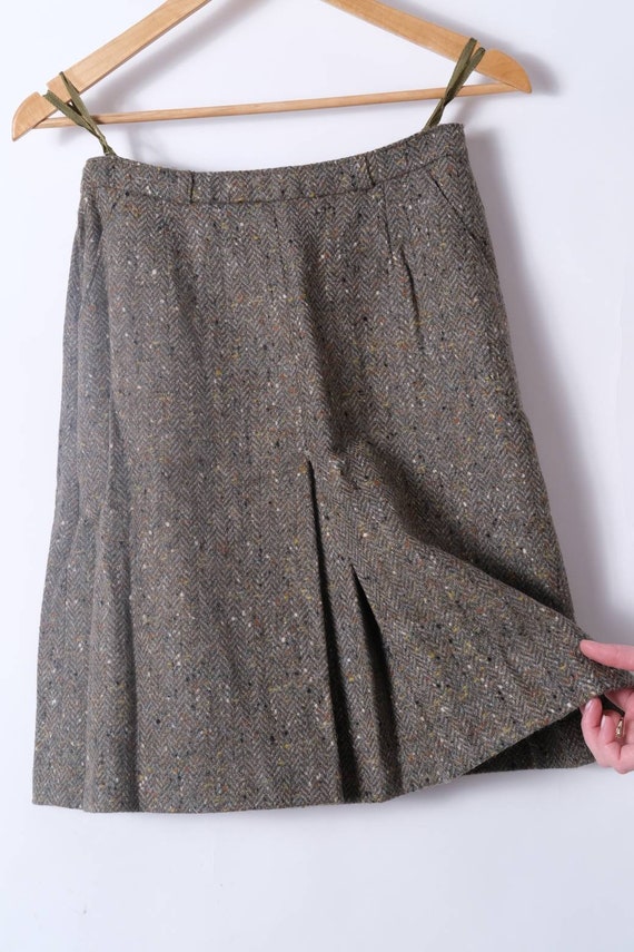 90s / 80s boucle  herringbone skirt.  vintage pla… - image 2