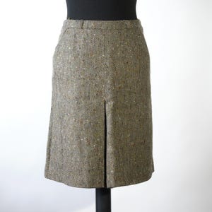 Vintage 1980s countryside Tweed Khaki Skirt – High-Waisted Wool Blend A-Line