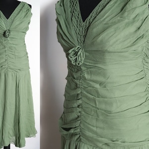 Robe prêt-à-porter en soie de l&#39;an 2000 Purification Garcia. Robe de soirée d&#39;été verte vintage. Robe fluide des années 2000. Taille UE 40