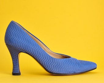 90er Jahre elegant chic Heels Vinatge Cocktailparty Pumps blaue Nubuk Leder Pumps mit geprägten Designs. Größe 37