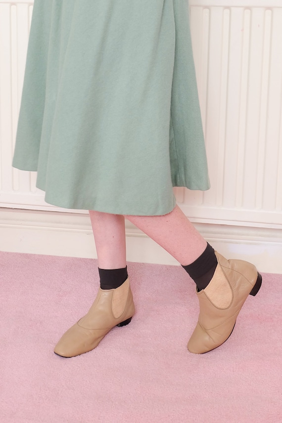 Vintage 60s Beige Leather Chelsea Boots