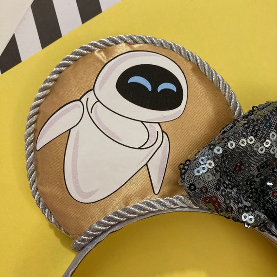 WALL-EとEVE ミッキー耳オーナメント 限定品 Hand Made Custom Wall-e and Eve Inspired Mouse Ear Headband