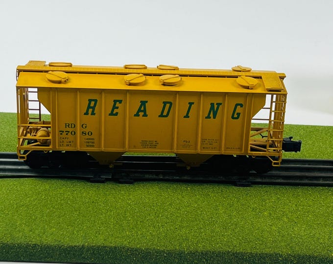 Model Train Yellow Vintage HO Scale Reading Railroad Yellow Hopper Train Car With ...