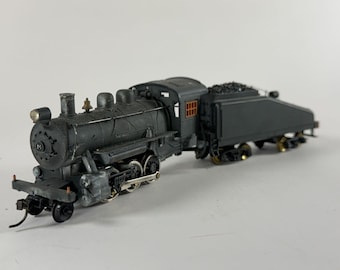Vintage HO Scale Train Steam Engine Locomotive Coal Tender Runs very Slow