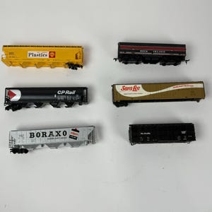 Unique Vintage HO Train Car Lot Perfect for Parts or Restoration