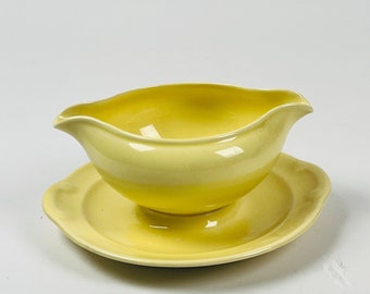 Vintage Lu Ray Pastels Yellow Gravy Boat With Attached Plate