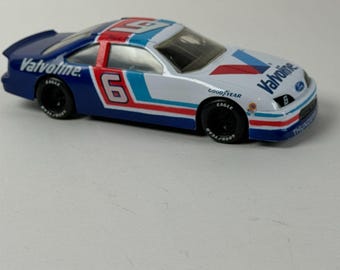 Hot Wheels Pro Racing 1999 Mark Martin Valvoline #6 Nascar Series