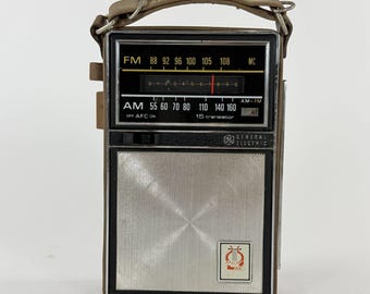 Vintage GE General Electric Portable Radio AM/FM 15 Transistor P-976E (Read)
