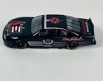 Revell 2002 Dale EarnHardt Select Limited Edition 1:24 DieCast Car