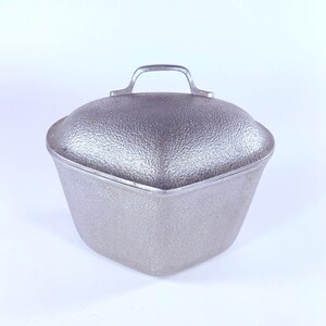 Vintage Nostalgia Hammered Aluminum Heart Shaped Pot Silver Seal Triangle Lid