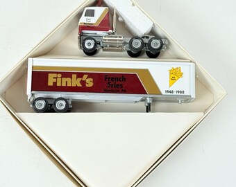 Lot of 33 vintage 1970's Toy Semi Trailer 1/64 & Boxes