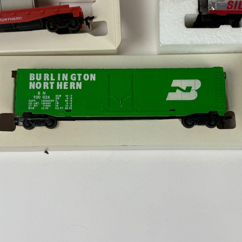 Northern Model Train Tyco HO Scale Train Set: Vintage Burlington Northern, Northern, Silver ...