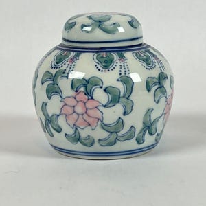 Hand-Painted Oriental Floral Ginger Jar 4&quot; Vintage Porcelain Decorative Vase