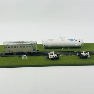 Vintage Western Maryland Train Set With Hopper & Tank Cars HO Scale Model Railroad