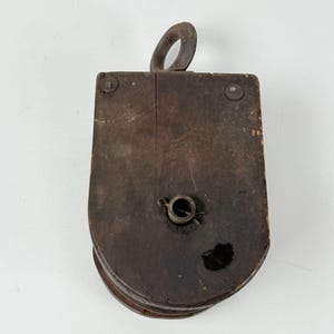 Antique Wooden Block and Tackle Pulley Farmhouse Rustic Decor 10&quot; Aging Patina Perfect for Farm style Accent or Nautical Maritime Display