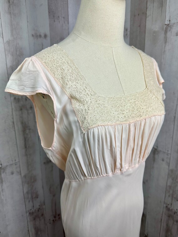 1930s Antique Nightgown / Lingerie Pale Pink Bias… - image 5