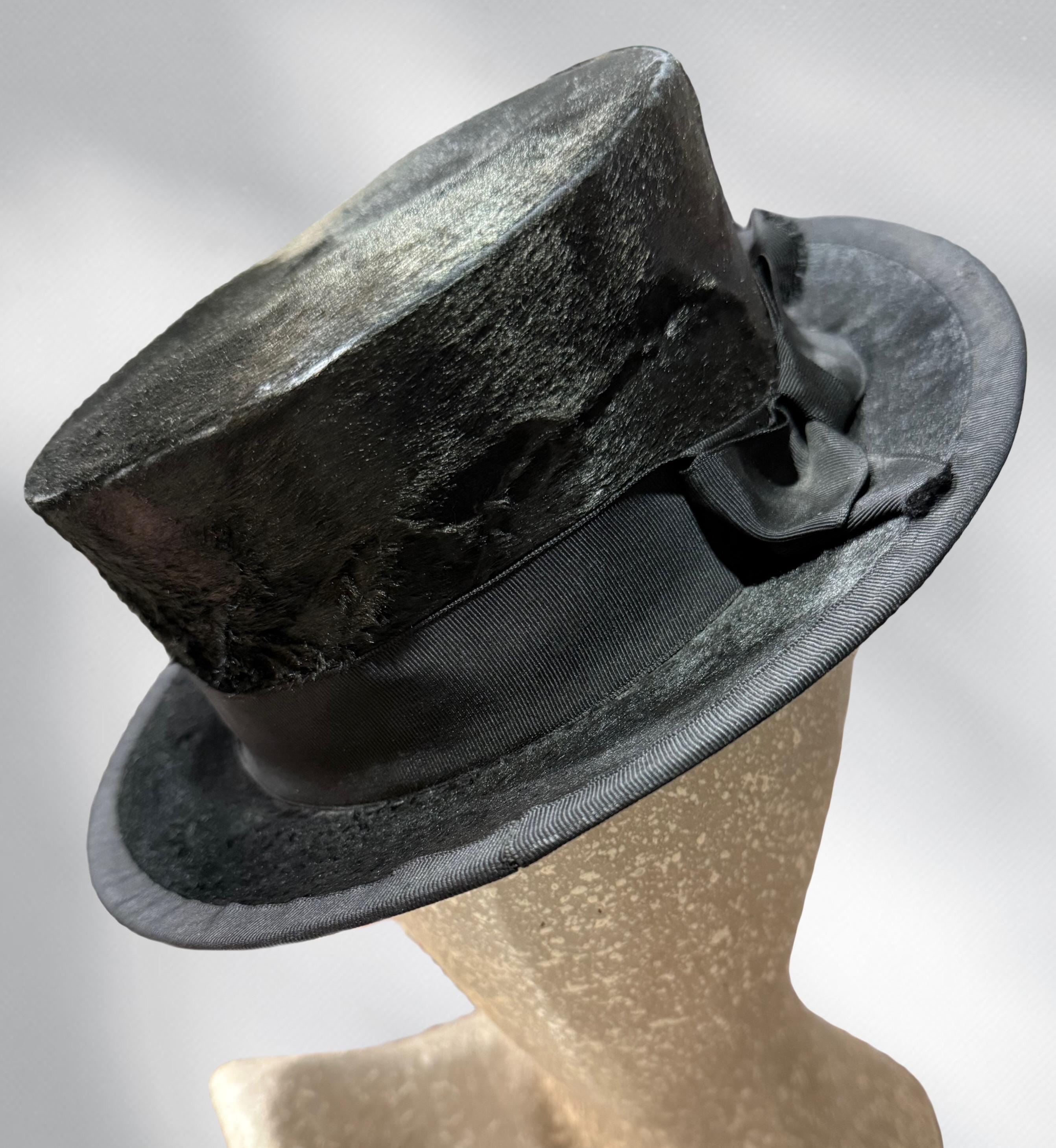 Early 1900s Ladies TOP HAT Riding Hat in Inky Black Velvet W/bow