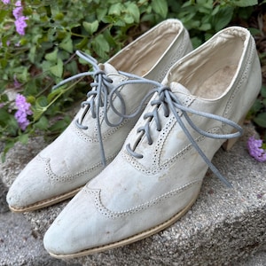 1910s Edwardian Antique Wingtip Shoes Gray Oxford Stacked Heel Lace up 8” Length Jrs/Child