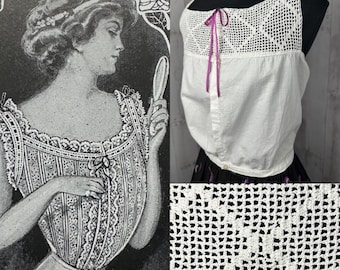 Funda de corsé de estilo eduardiano auténtico de la década de 1910, escote de crochet de algodón blanco nítido con lazos de cinta de seda violeta, talla pequeña para niños de la década de 1900