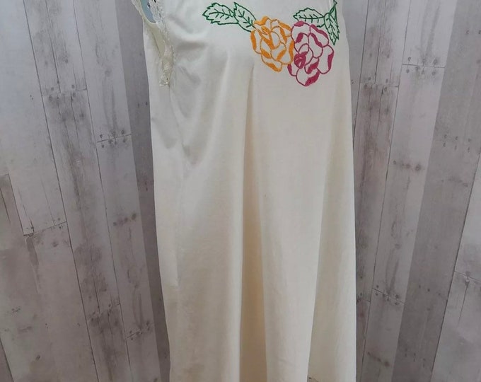 1900s Edwardian/Victorian VINTAGE Nightgown/Dress/Undergarment/Whites Antique 1910s L