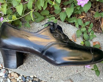 NOS 1930s Antique Granny Shoes ~ Stacked Heels Black Leather