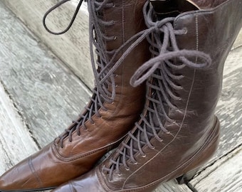 1910s True Antique Edwardian Granny Boots Brown Leather Vintage Lace Up 10”