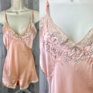 1920s Antique Step In Teddy NOS Satin Apricot Lingerie Art Deco Hollywood Size S/32&quot; Bust