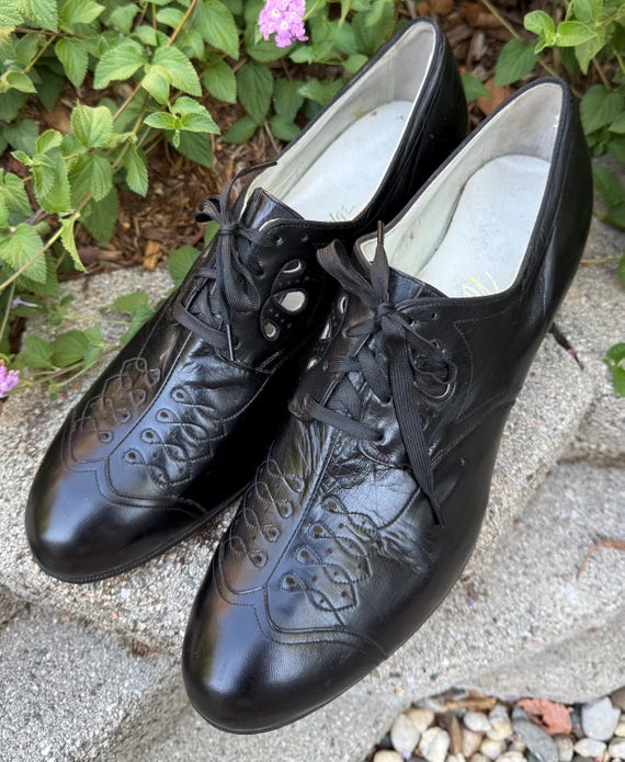 NOS 1930s Antique Granny Shoes ~ Stacked Heels Black Leather