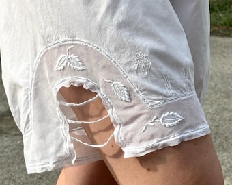 1910s Antique White Cotton Edwardian Monogrammed Bloomers Embroidered Shorts Size M