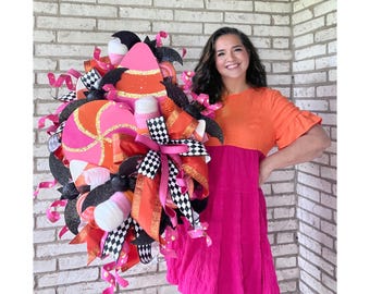 Pink and Orange Halloween Wreath for Front Door, Halloween Wreath and Door Decor, Outdoor Halloween Decorations, Halloween Candy Corn Wreath