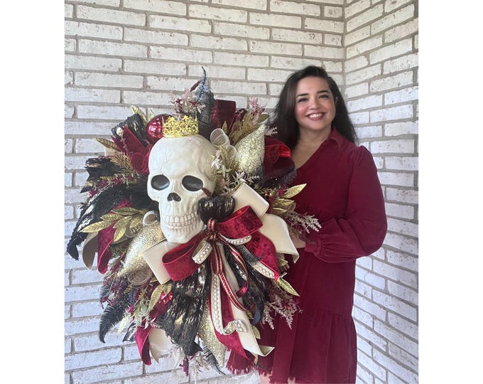 Gothic Halloween Wreath for Front Door, Halloween Decor for Home, Elegant Skull Wreath and Door Decor, Spooky Halloween Decorations