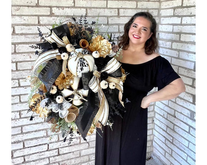 Elegant Black and Gold Halloween Wreath with Velvet Pumpkins, Luxury Fall Decor, Gothic Front Door Wreath, Spooky Halloween Decoration