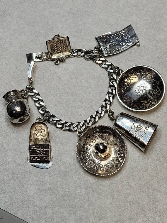 Vintage estate jewelry Silver charm bracelet