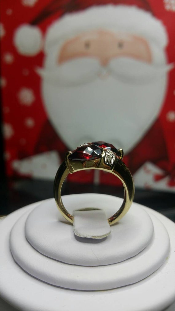 Beautiful Estate Jewelry Garnet and Diamond Ring - image 3