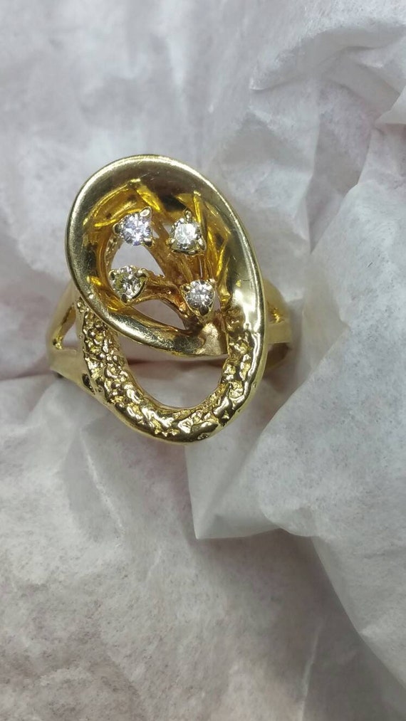 Beautiful Vintage Estate Ring.