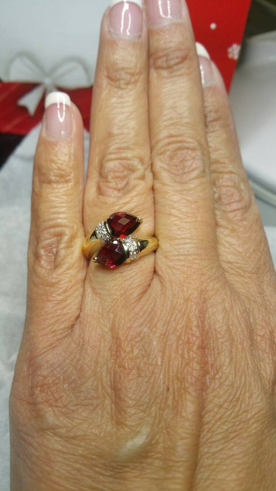 Beautiful Estate Jewelry Garnet and Diamond Ring - image 8