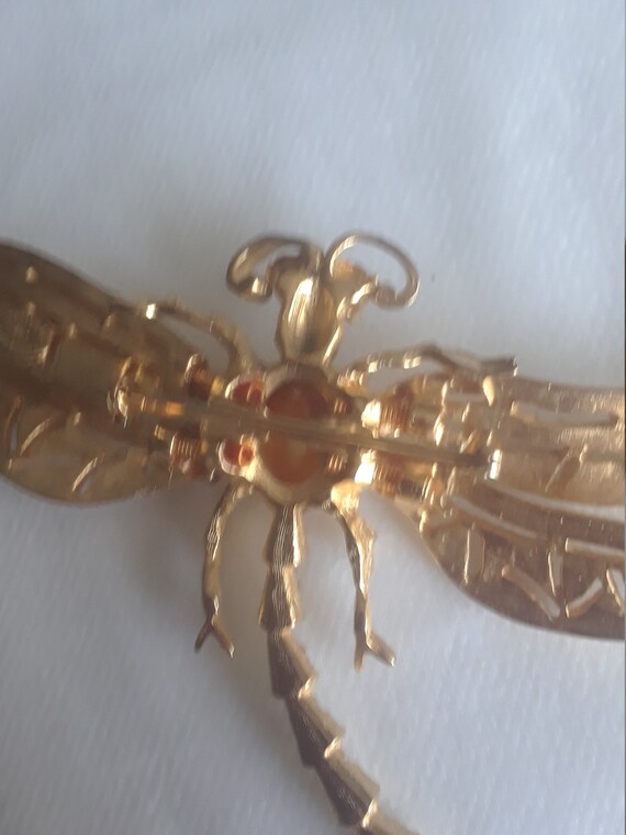 A beautiful dragonfly pin with trembling wings - image 3