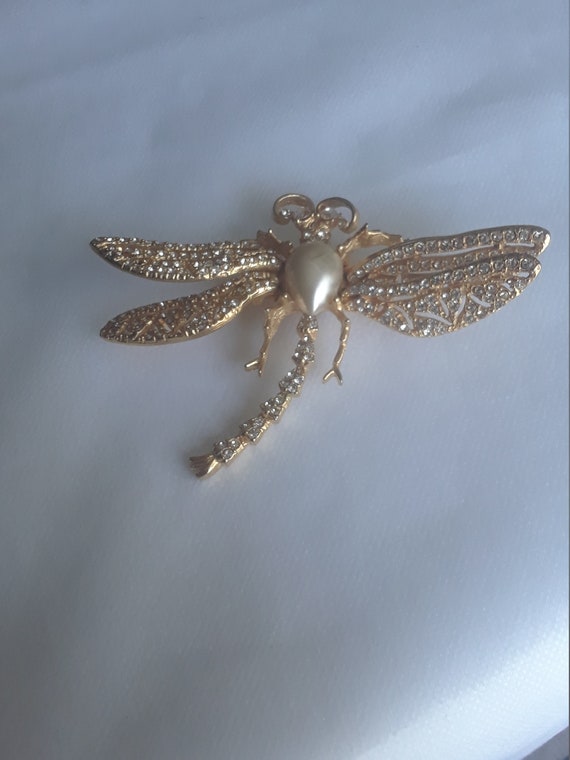 A beautiful dragonfly pin with trembling wings - image 2