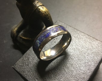 Beautiful Lapis Lazuli with Blue Green Glow Powder Inlay Ring Size 11 1/2.