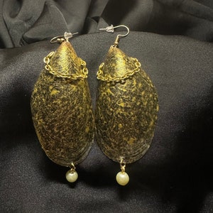 Golden Mussel Shell with Chain Earrings