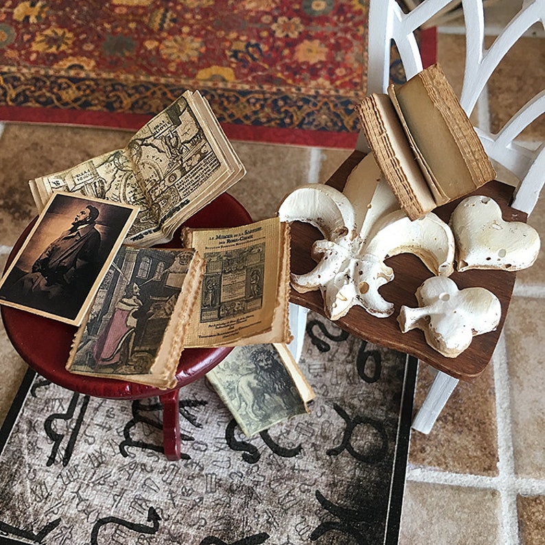 Dollhouse Fortune Teller Psychic Room Decor