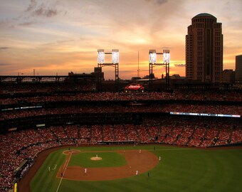 Fotografía digital del atardecer en el Busch Stadium de los Saint Louis Cardinals (Descarga digital)