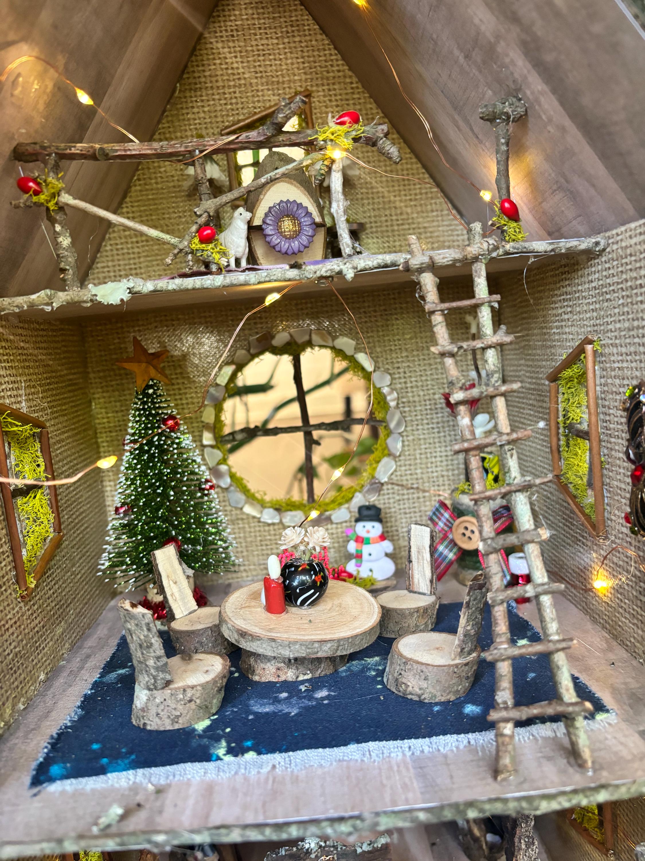 手作りの2階建て妖精ドールハウス（ライト付き）、カスタムミニチュア 