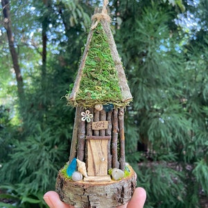 Petite maison de fée, maison de fée faite main, village de fées, accessoire de jardin de fées, maison de lutin, maison de gnome, cadeau personnalisé, cadeaux sur mesure