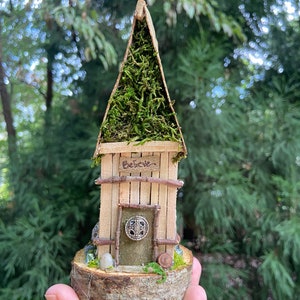 Petite maison de fée, maison de fée faite main, cadeau personnalisé, fait sur mesure, cadeaux fae, village de fées, accessoire de jardin féerique, cadeaux d&#39;anniversaire