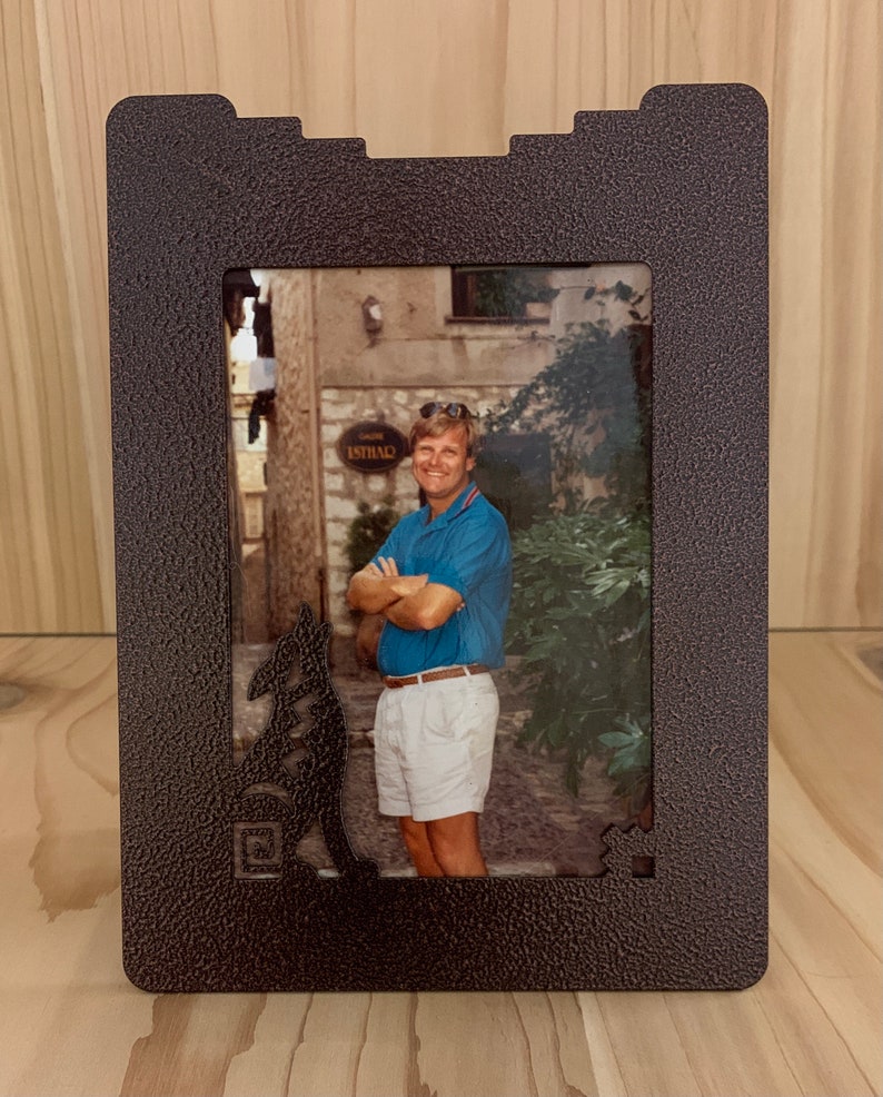 Metal Laser Cut Picture Frame-Coyote design